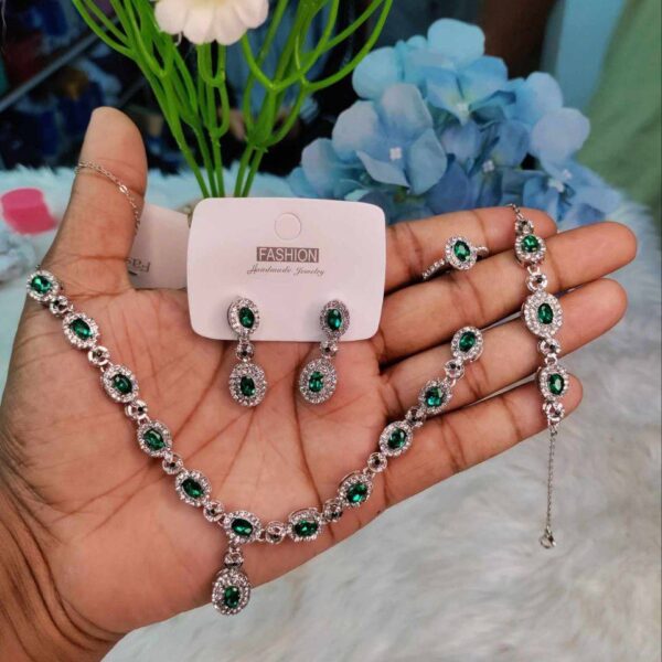 Green stone jewellery set