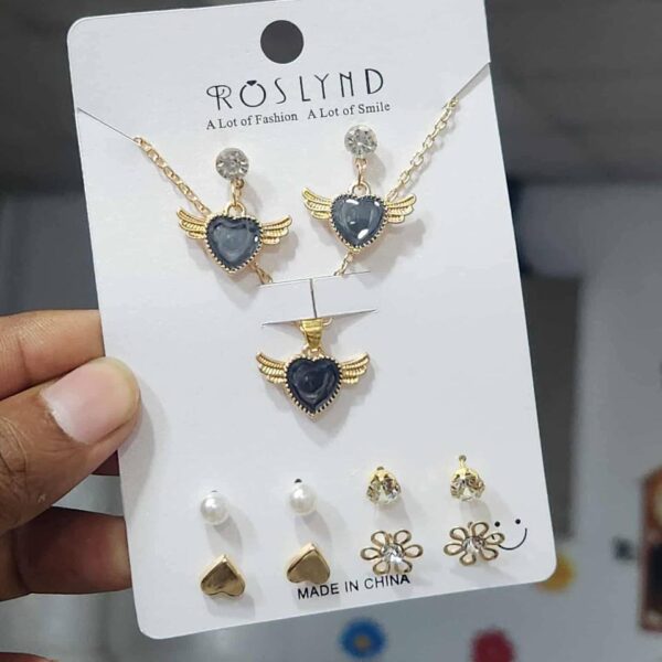 5 Pair earrings set and 1 pendent